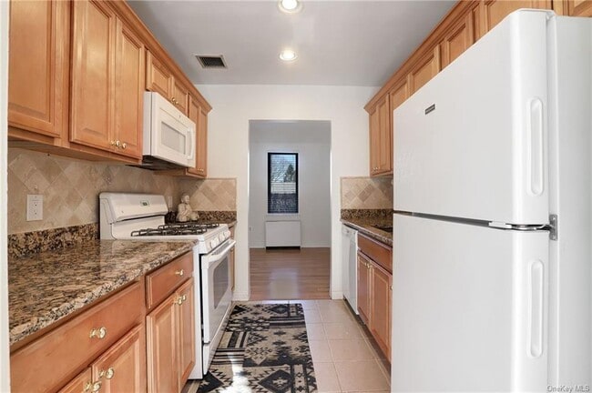Building Photo - 100 Chateau Ln