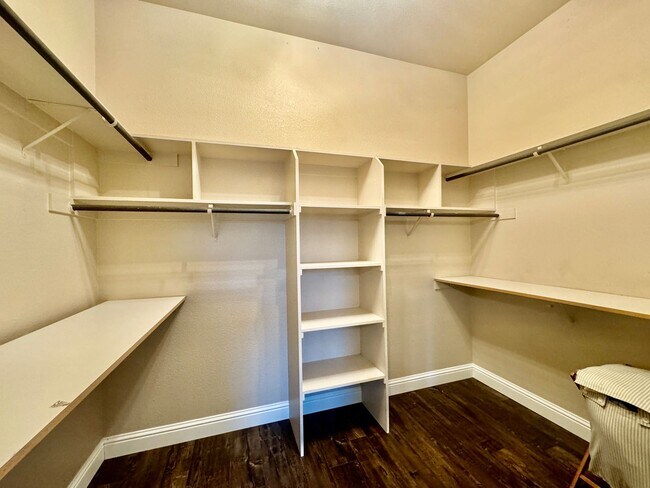 Building Photo - CLEAN AND SPACIOUS ONE STORY, 3 BED, 2 BATH, 2 CAR GARAGE IN WEST SACRAMENTO