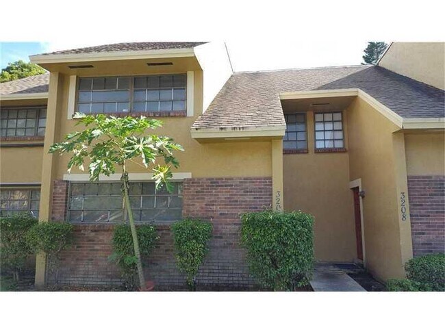 Primary Photo - 3206 N Pine Island Rd