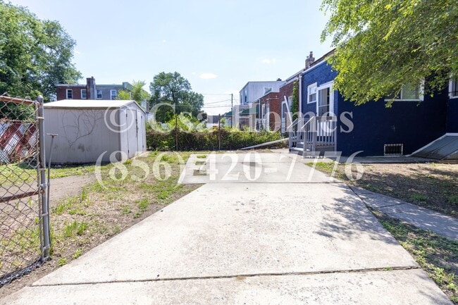 Building Photo - Beautiful 2 Bedroom End Row Home in Liberty Park with Driveway and Shed!
