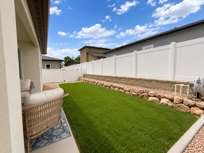 Building Photo - Stylish 2023 Home for Rent | 4 Bed • 2.5 Bath • Prime North Grand Junction Location