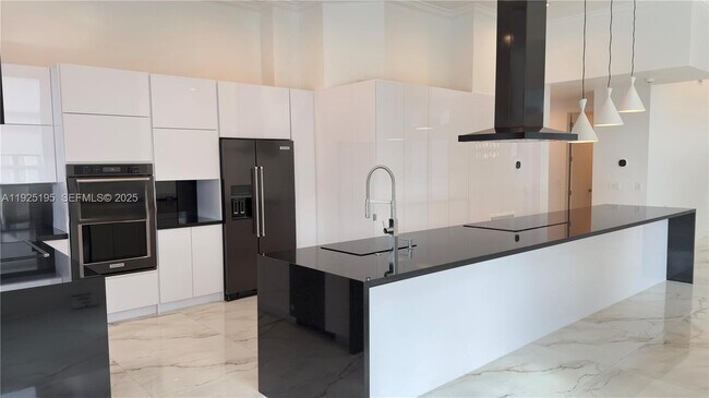 Building Photo - 3763 Oak Ridge Cir