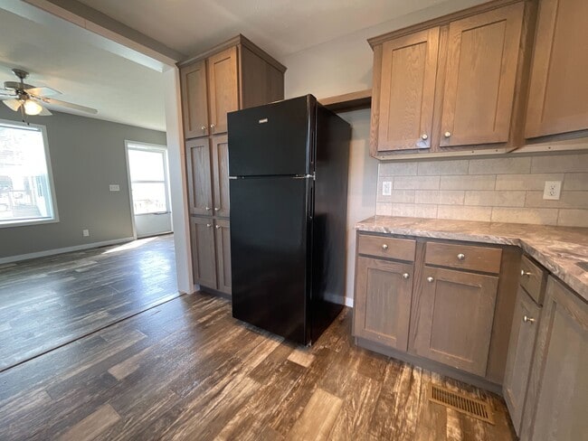 Building Photo - 38033 Ducharme Dr