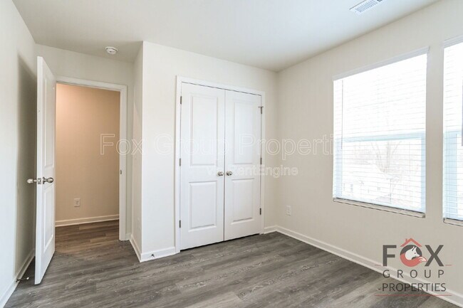 Building Photo - 523 Locust St