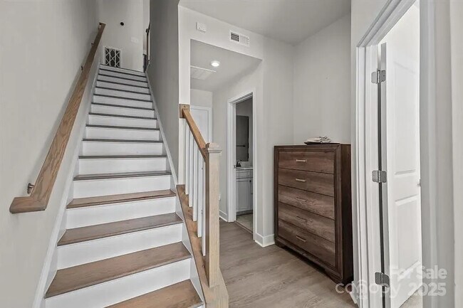 Building Photo - Room in Townhome on Broad River Ln