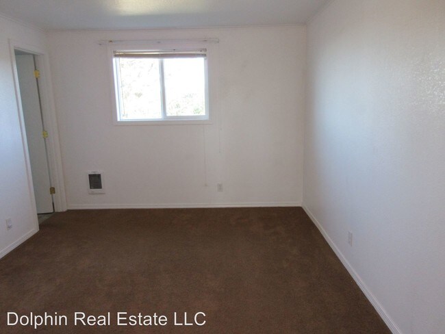 Building Photo - 212 NW Brook St