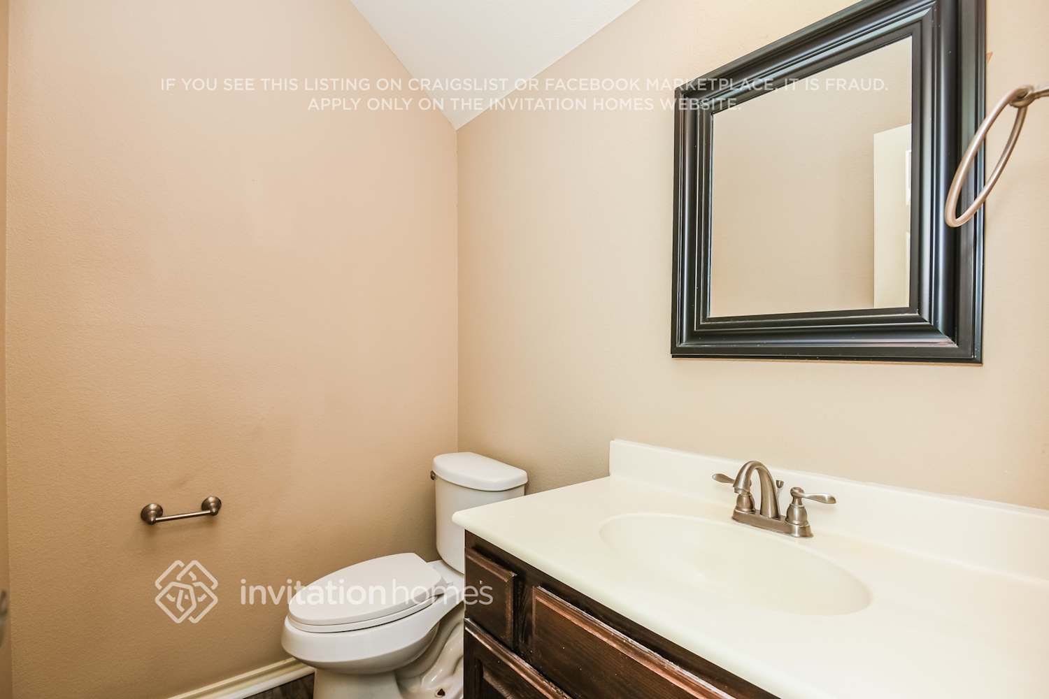 Building Photo - 1609 Vineridge Ln