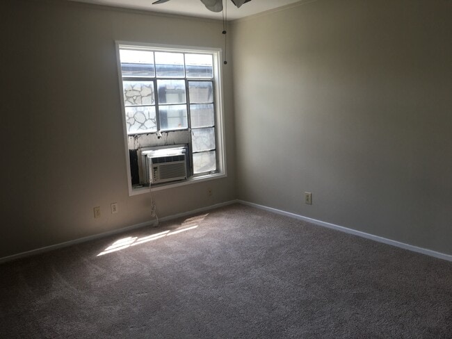 Building Photo - BUNGALOW CLOSE TO ZOLKER PARK