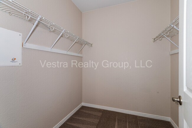 Building Photo - 9335 Amison Cir
