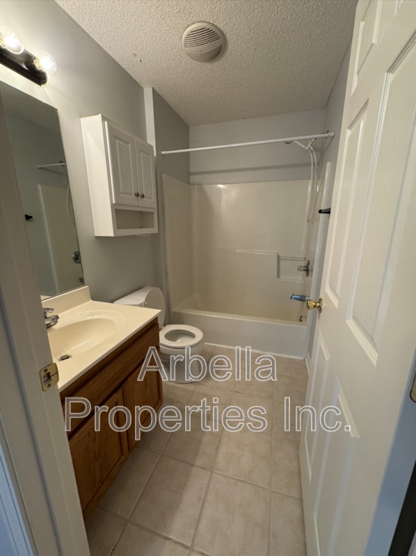 Building Photo - 1733 Blakewood Ct