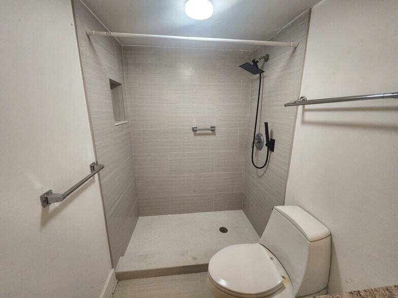 Building Photo - 11810 SW 80th St