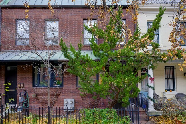 Building Photo - 1771 Swann St NW