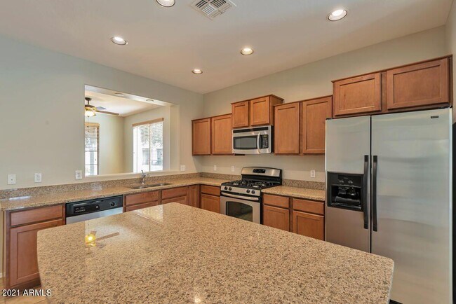 Building Photo - 4063 E Cherry Hills Dr