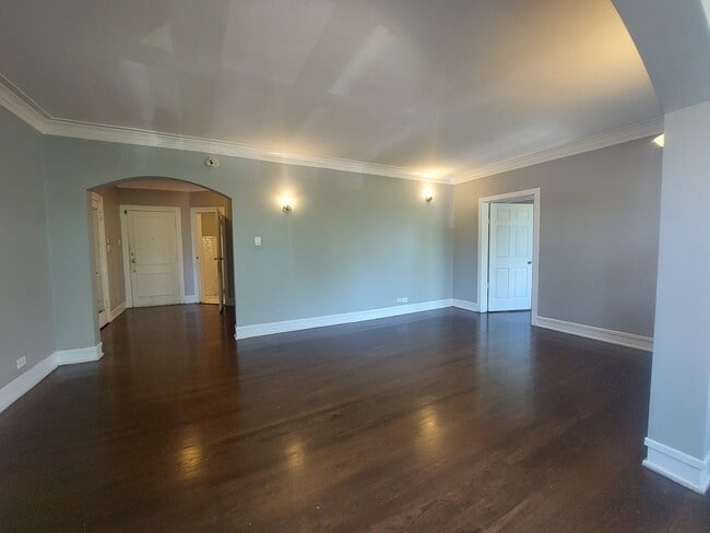 Building Photo - 3104 W 64th St