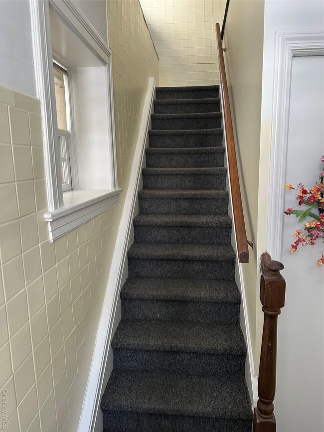 Building Photo - 68 Lake Ave