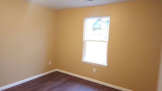 Building Photo - Fresh start calling, 3 Bedroom Rental Available!