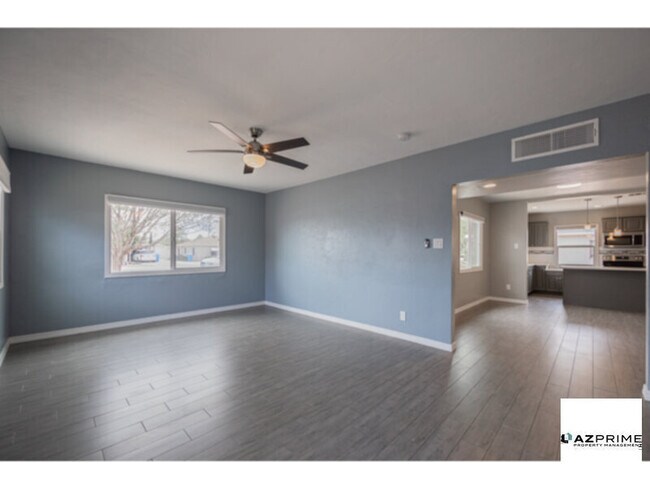 Building Photo - $500 OFF FIRST MONTH'S RENT MOVE IN SPECIA...