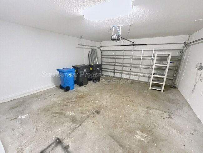 Building Photo - 10352 Blue Plume Ct