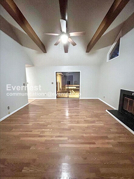 Building Photo - 57 Carrisbrooke Ln