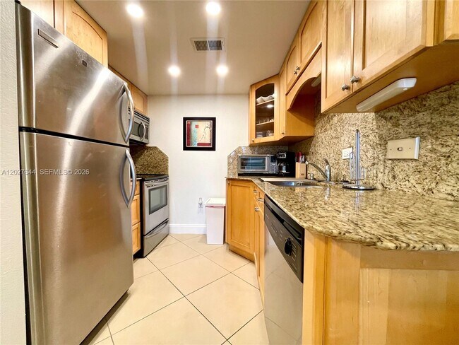 Building Photo - 20505 E Country Club Dr