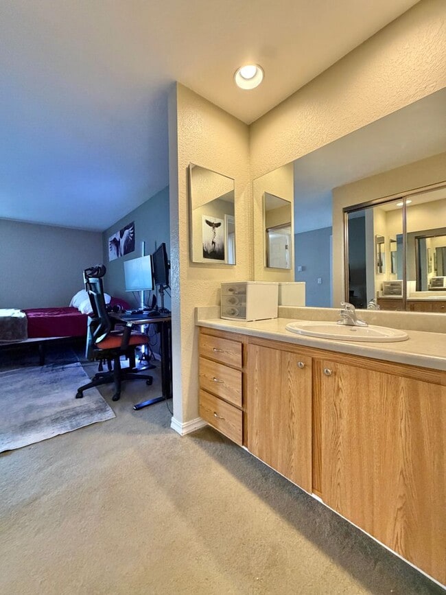 Building Photo - 1710 W Sunn Fjord Ln