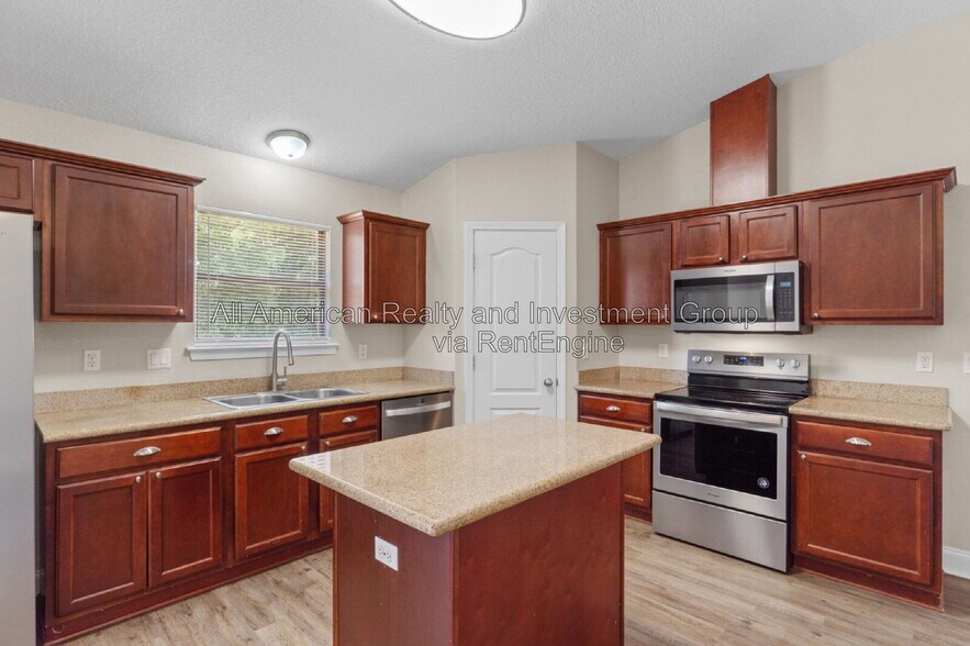 Building Photo - 6255 Bullet Dr