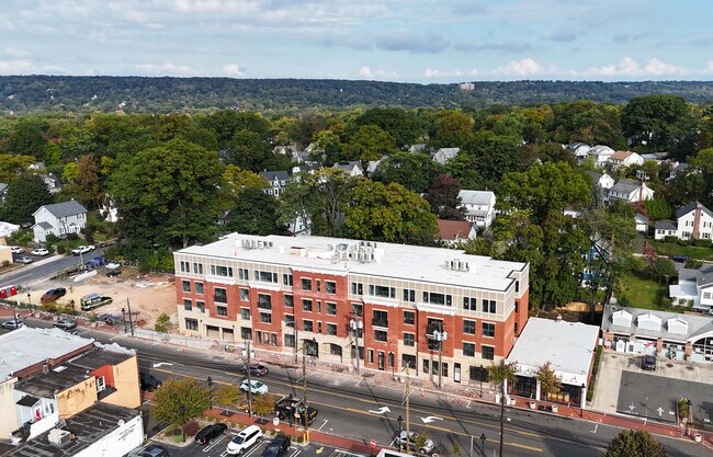 Building Photo - The Summit Estates