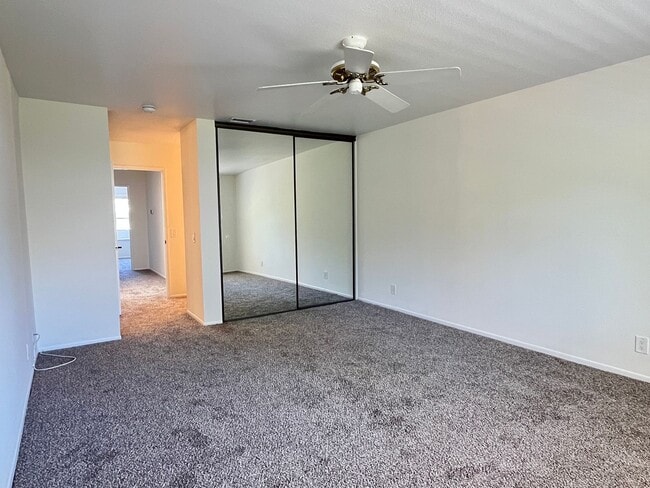 Building Photo - Spacious 3 bedroom, 2.5 bath duplex with private backyard for rent