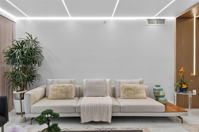 Building Photo - 300 Sunny Isles Blvd