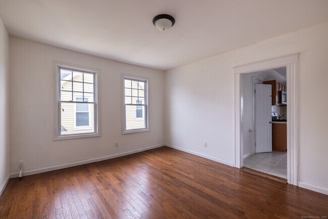Building Photo - 239 Parrott Ave