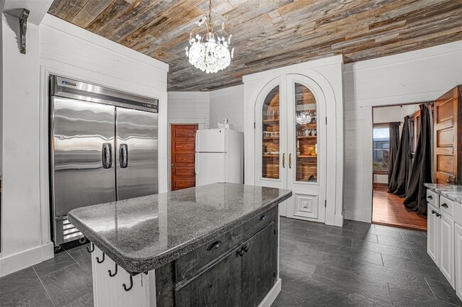 Building Photo - 17221 Steger Ln