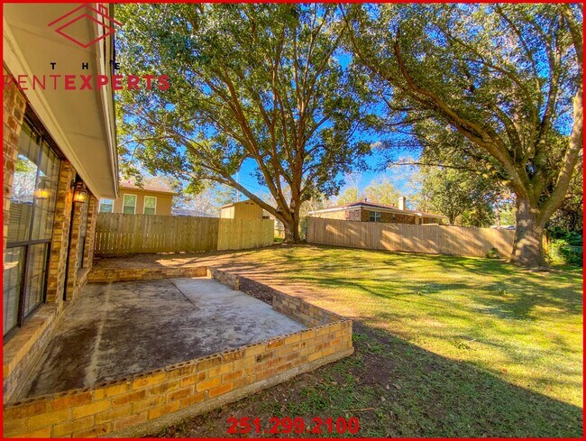 Building Photo - 1075 Seven Hills Curve S