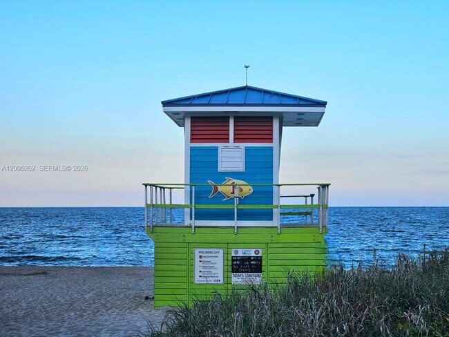 Building Photo - 1320 NE 27th Ave