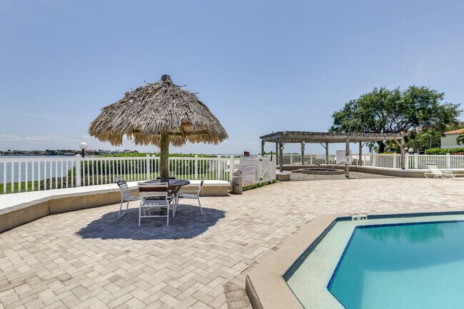 Building Photo - 6218 Palma Del Mar Blvd S