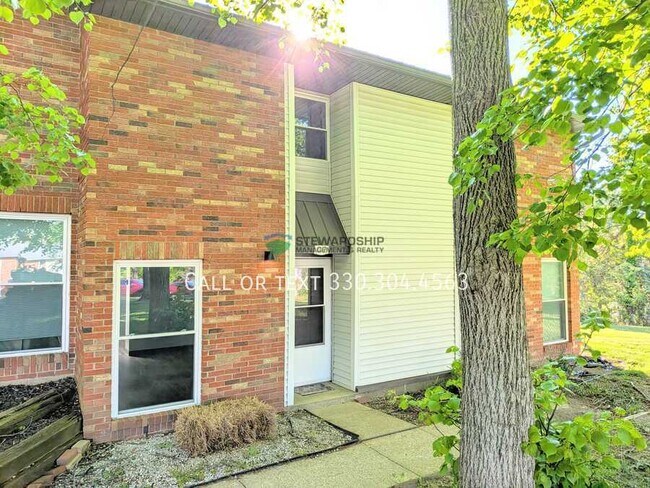 Building Photo - 235 Engadine Ct
