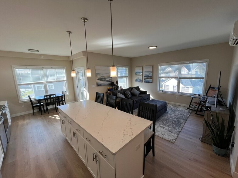 Building Photo - 28 Pacer Way