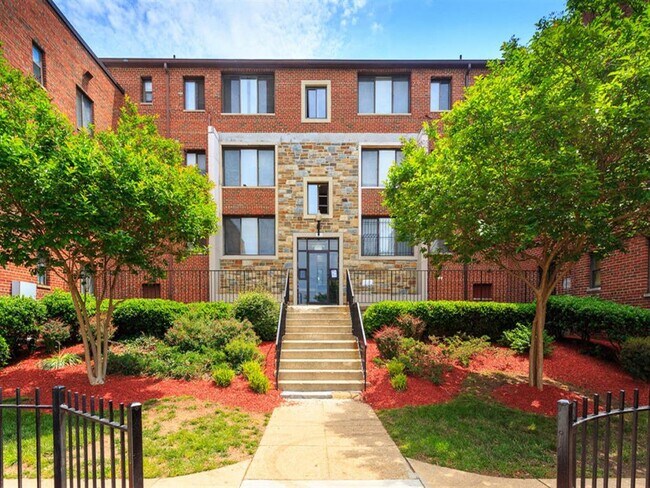 Building Photo - Friendship Courts Apartments