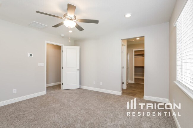 Building Photo - 2043 Comstock Ln