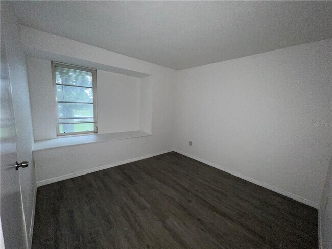 Building Photo - 3278 Jamestown St