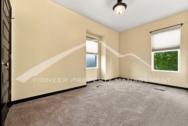 Building Photo - 3503 Franklin St