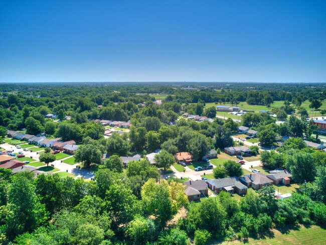 Building Photo - 1121 Bellevidere Dr