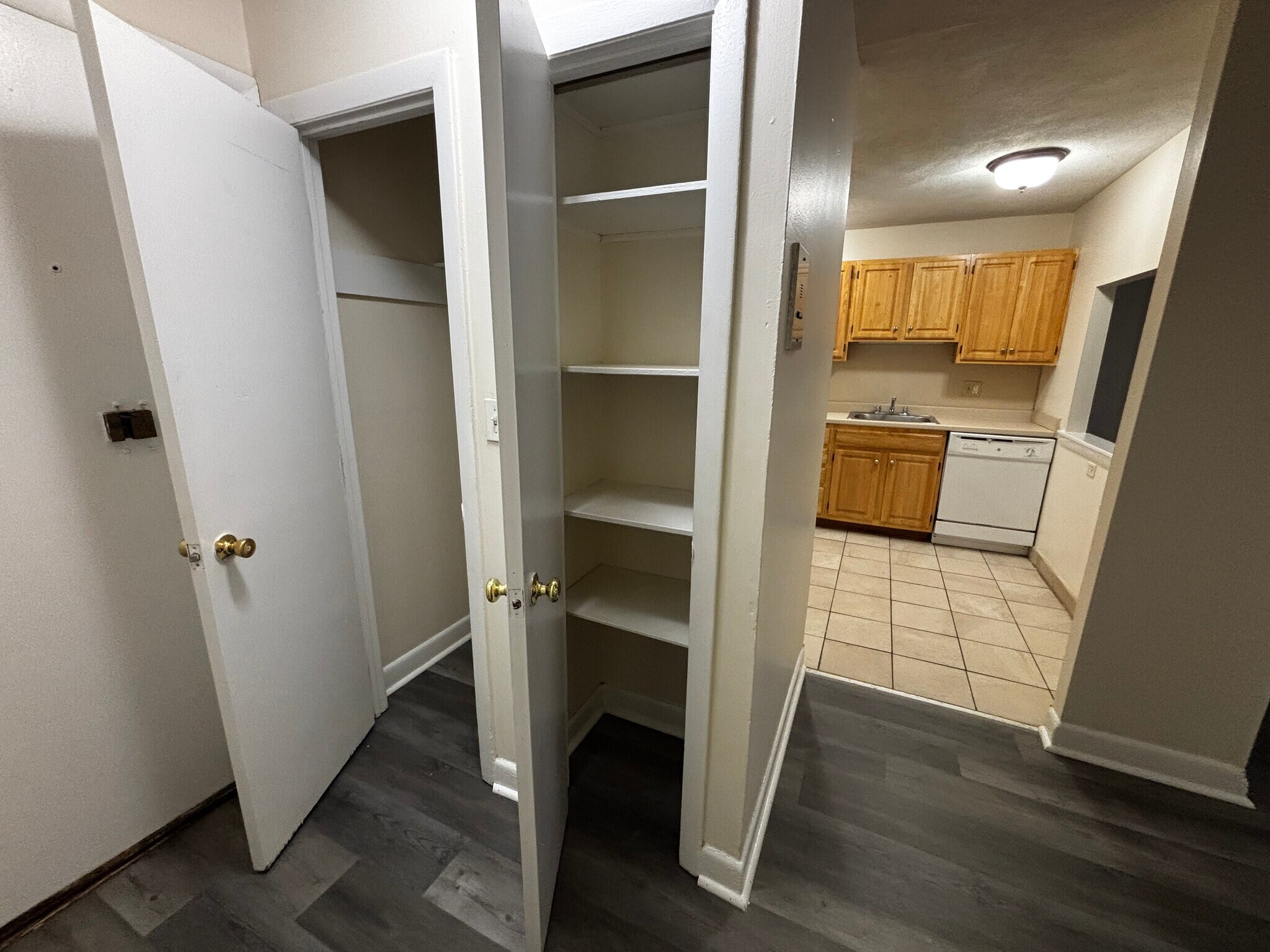 Building Photo - 71 Gardner St