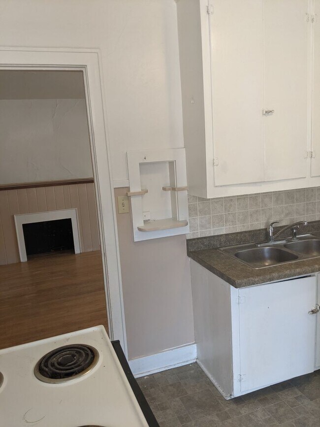 Primary Photo - $1000 - 2 Bedroom 1 Bath Apartment - Less ...