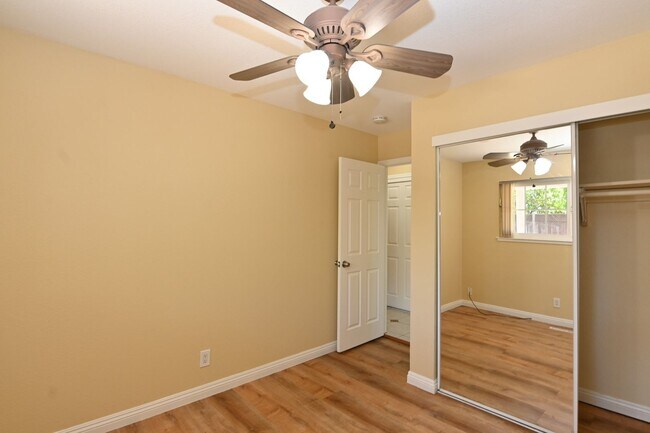 Building Photo - Beautiful 5 bed 3 bath, 2 car Garage & Pool, Near Snell & Calero