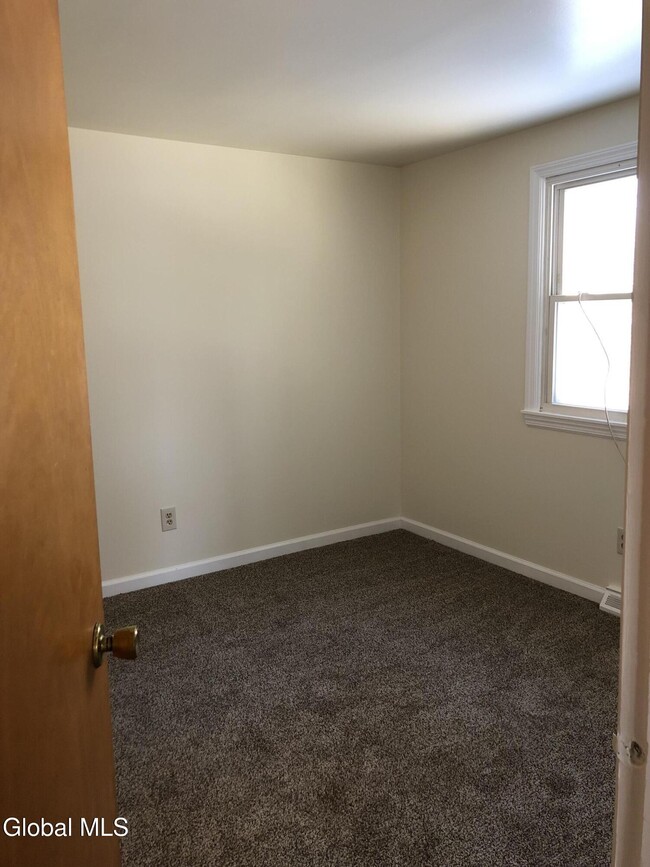 Building Photo - 34 Swayze Dr