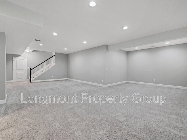 Building Photo - 256 Western Sky Cir