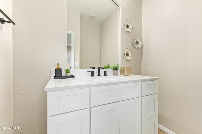 Building Photo - 3143 S Southwind Dr