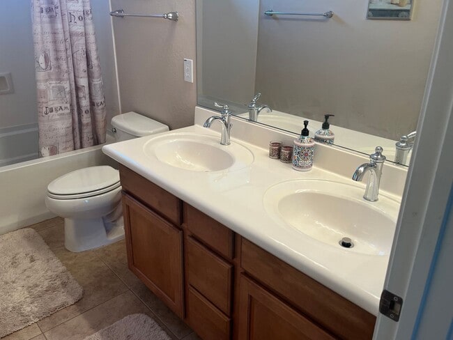 Building Photo - 18137 W Orchid Ln