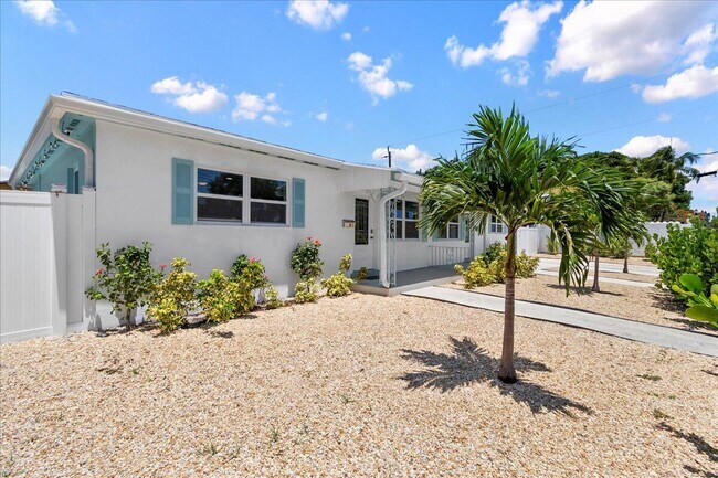 Building Photo - 2741 Parker Ave