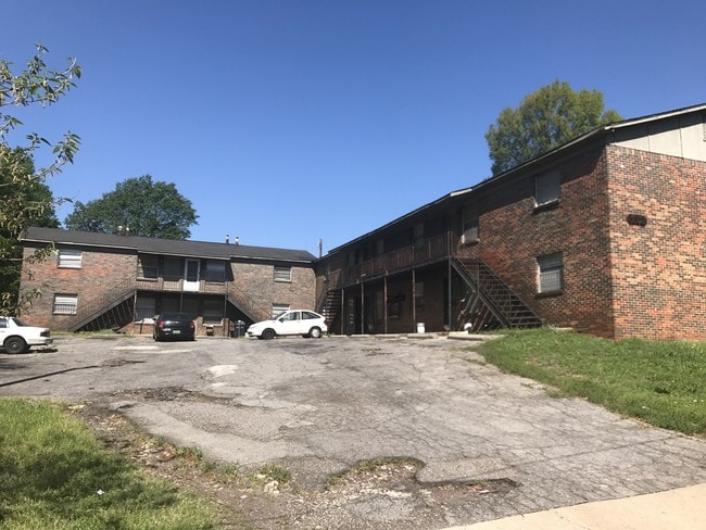 712 47th Street North Exterior parking - 712 47th St N